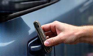 Car lockout assistance service